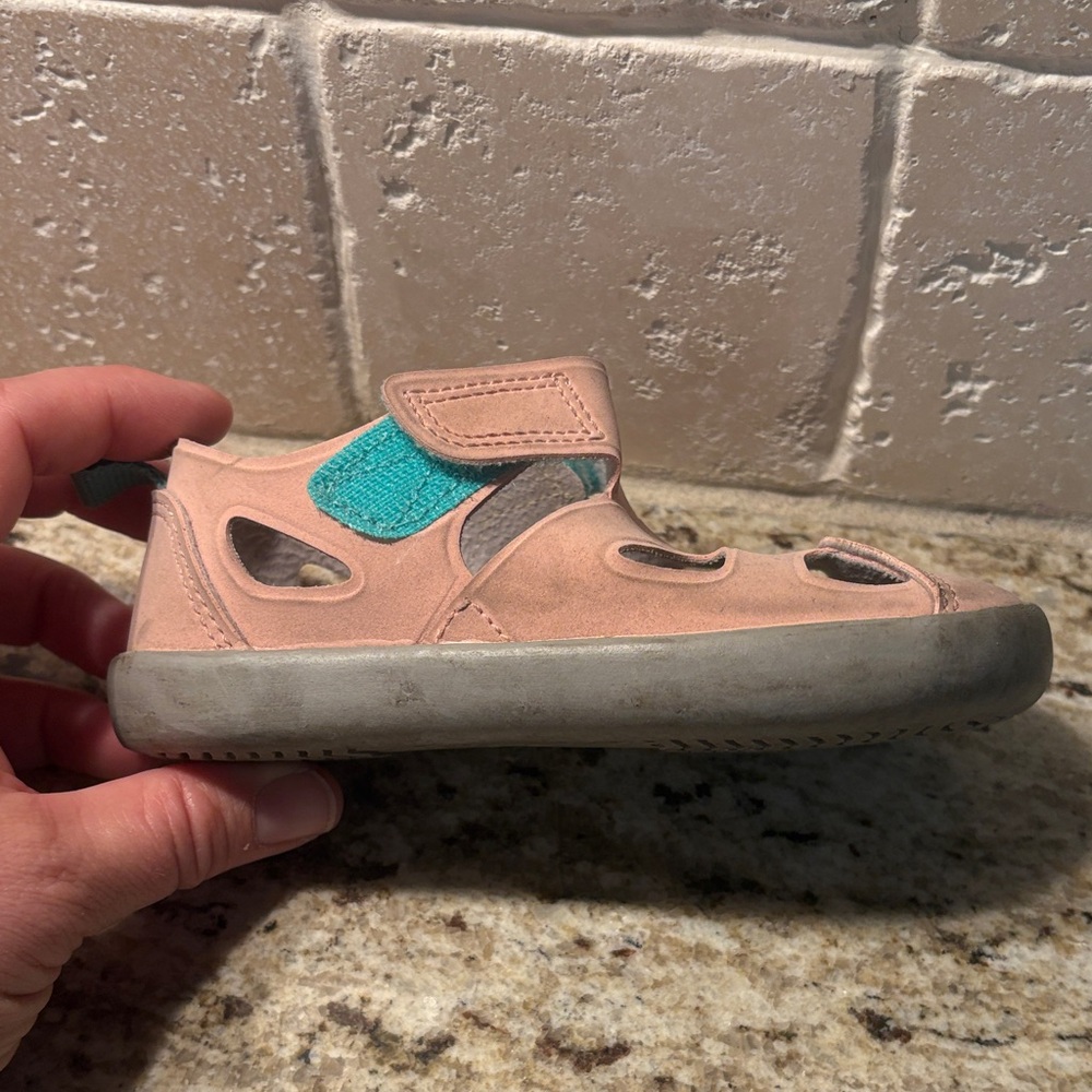 Kids Pink Closed-Toe Sandal Sneakers with Hook-and-Loop Strap - Picture 6 of 10